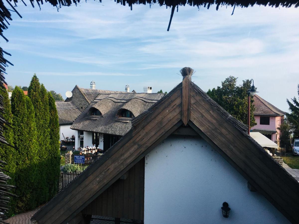 Kekmadaras Vendeghaz Tihany Exteriör bild